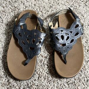 ROCKPORT GRAY/TAN SANDAL SIZE 8.5